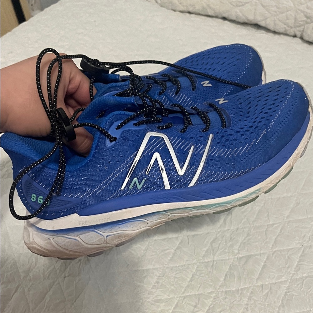 New Balance Blue Athletic Running Shoes with Mesh Upper